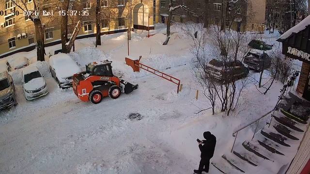 Тракторист ГБУ Жилищника Останкинского района