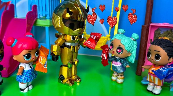 ВЛЮБИЛАСЬ В РОБОТА😱😲👀 КУКЛЫ ЛОЛ СЮРПРИЗ смешные истории НОВЫЕ мультики С ИГРУШКАМИ Даринелка