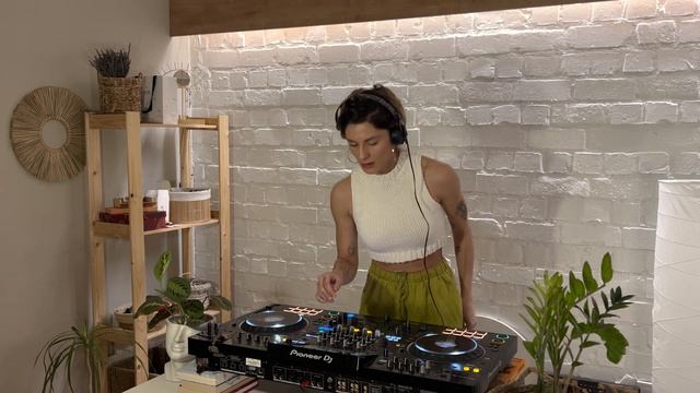 purdesia - A transcendence of emotions one journey of deep, melodic sounds смотреть онлайн