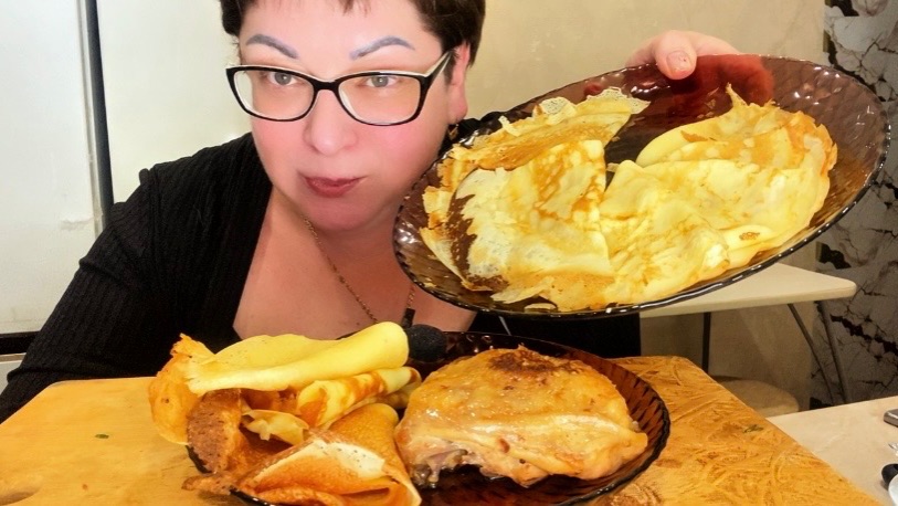 С МАСЛЕНИЦЕЙ!!!! МОИ БЛИНЫ БЗЕ ВРЕДА ДЛЯ МОЕЙ ФИГУРЫ! Ем блины с КУРОЧКОЙ И ХУДЕЮ!!!МУКБАНГ смотреть онлайн