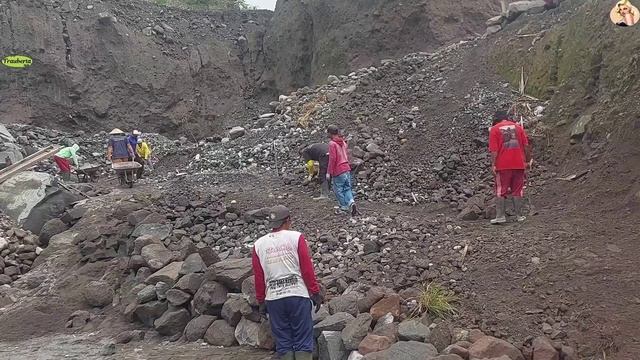 Строительство, работы в карьере смотреть онлайн