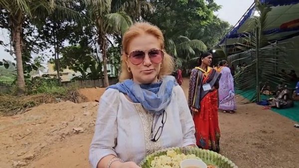 Плохо спала, чувствую себя не очень... Путтапарти. Индия.