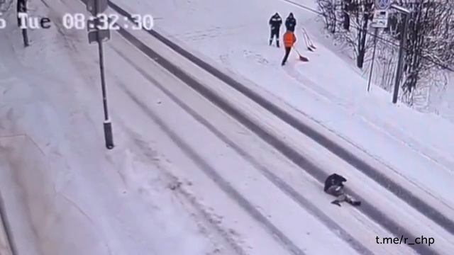 Осмотрелся и рванул, ДТП в Архангельске смотреть онлайн