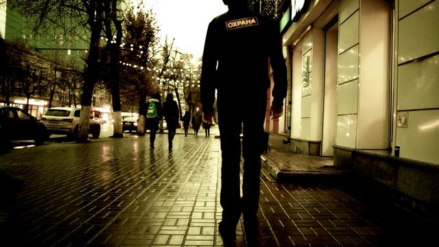 Краски, кисти, два холста. смотреть онлайн