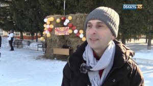 Масленица в КГУ: иностранцы вместе с зауральцами знакомятся с русскими традициями