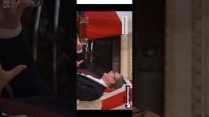 Лондон НАТО Жириновский ядерный взрыв в конце Библия бог солнце ☀️ 
про я дернвй взрыв шучу пока что