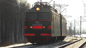 ВЛ11К-105 с приветливой бригадой следует резервом