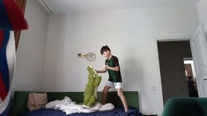 ИльяIlya против крокодильчика