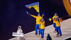 Россиянка несла табличку сборной Украины на открытии Олимпиады