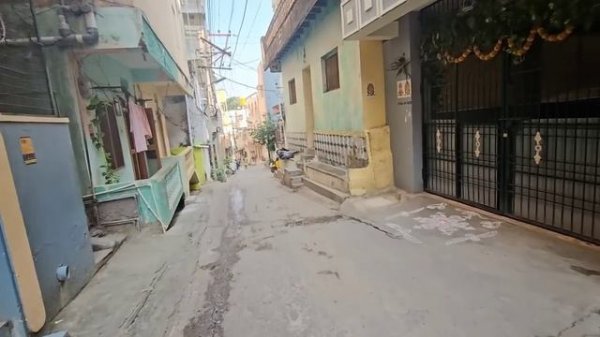 В ашрам с мужем. Записалась на массаж. Шикую, роял лайф, купила пармезан! Путтапарти.