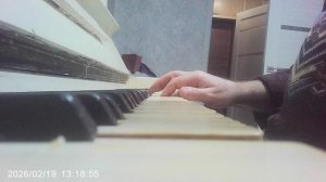 Пианино: упражнение Арпеджио: подъём по Фа-мажор, спуск по До-мажор