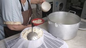 СЫР с добавлением ТОПЛЁНОГО молока.