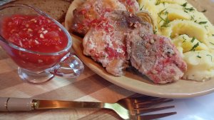 Шок блюдо!!! " Свинина в хреновине на луковой подушке" запечённая в духовке.