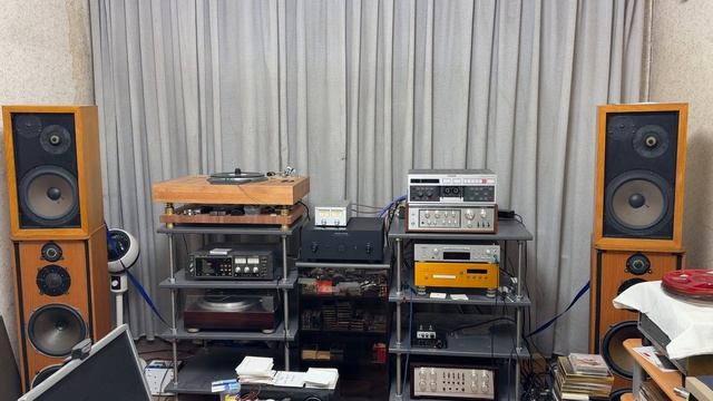 Небольшой китайский усилитель 2Х100W