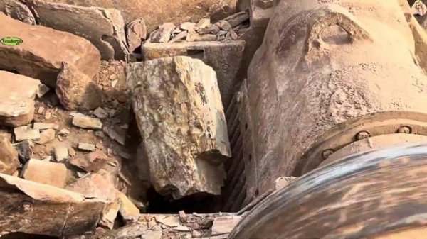 Строительство, дробление щебёнки