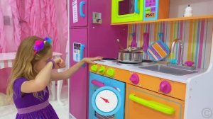 Настя учится  готовить папе необычную еду. Полезное ви