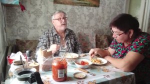 Очень вкусно пообедала семья в деревне. Мукбанг