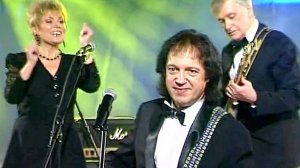 Матч-Реванш - НАШЕ ВРЕМЯ vs ВИА ПОЮЩИЕ ГИТАРЫ с песней ЛЮДИ ВСТРЕЧАЮТСЯ :1997