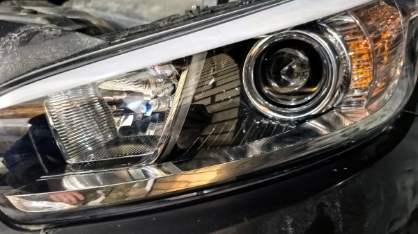 Bi-led. Kia Sportage.