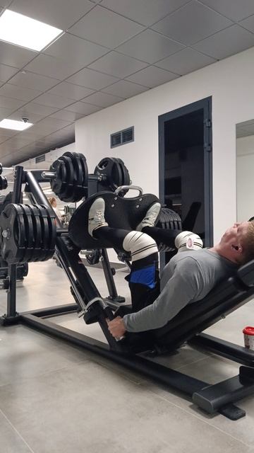 Мега жим ногами 310 кг