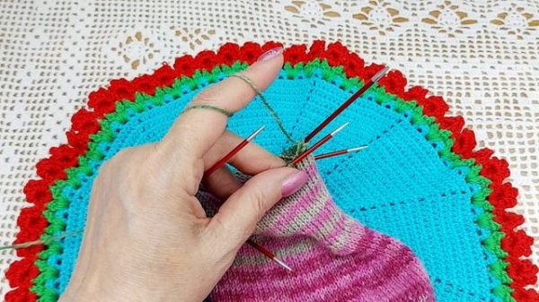 ПРО МОЕ ОДИНОЧЕСТВО, ПРЯЖУ И КНИГИ