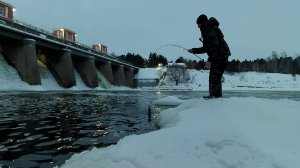 А РУКИ ПОМНЯТ!!! Рыбалка на спиннинг зимой.