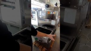 Демонстрация работы двух роторных запайщиков промышленного габарита