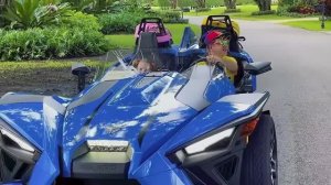 Настя учится воспитывать котят. Полезное видео для дет