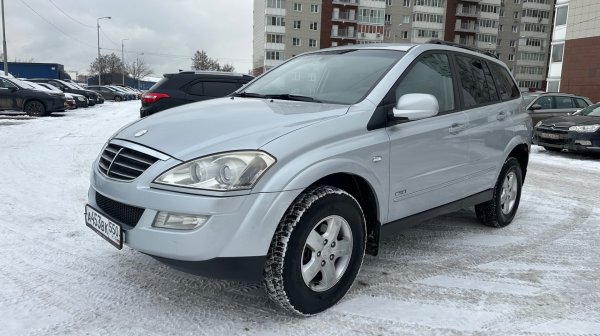 Корейский рамный внедорожник Ssang Yong Kyron