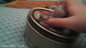 Мышата едят конфеты