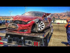 Оживление разбитой Теслы. Купил электрокар за дёшево!