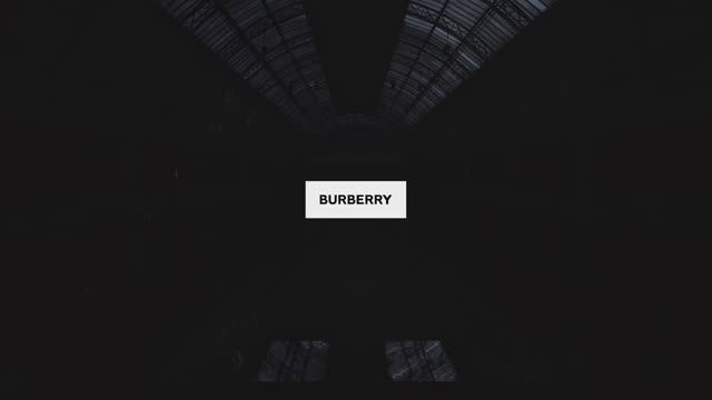 Показ коллекции Burberry осень-зима 2020-2021