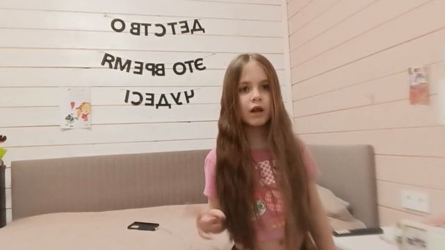 сборник песен Анны немченко 1.танцпол везде 2.замужем 3.чё с нами делает любовь