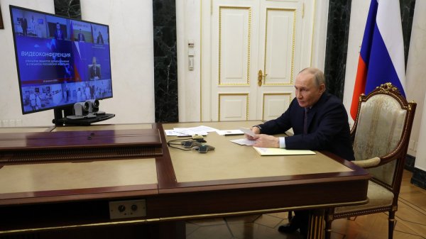 Владимир Путин в формате видеоконференции проводит совещание с членами Правительства 18 февраля 2026