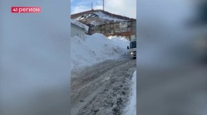 МЕЖКВАРТАЛКА НА УЛИЦЕ АВТОМОБИЛИСТОВ В ПЕТРОПАВЛОВСКЕ: АВТОМОБИЛИСТАМ ТЯЖЕЛО•БЕЗ КОММЕНТАРИЕВ