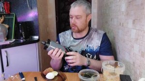 Мукбанг, котлетка куриная с вареными яйцами и капуста морская и квашеная. Мукбанг Россия.