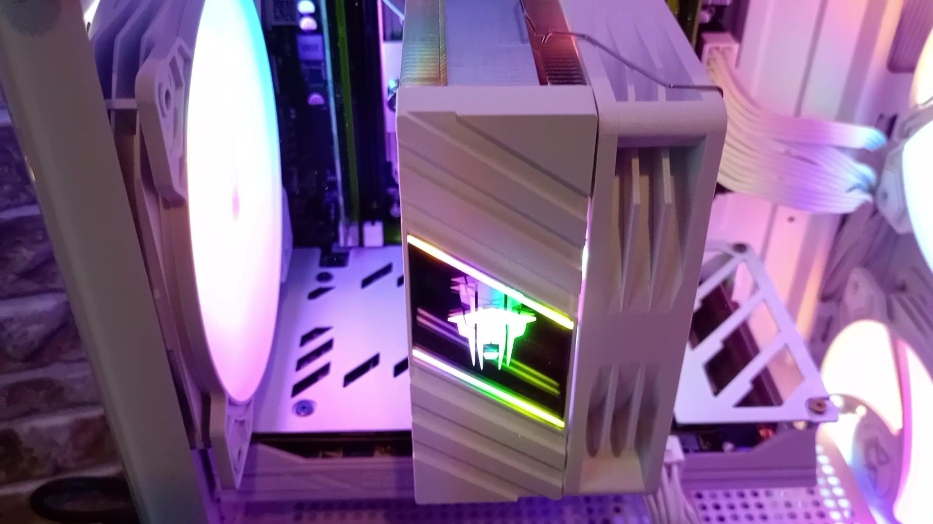 Intel Xeon E5 2680v2+RX 570 8Gb