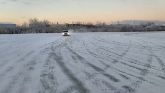 Toyota Chaser 100. Выехали на лёд)