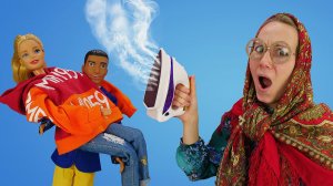 БАБА МАНЯ НАПИСАЛА ПИСЬМО ДЕДУ МОРОЗУ, А БАРБИ ЕГО ВЫКРАЛА! 🎅😱 Новогодний ПОГРОМ в магазине! 🎄💥