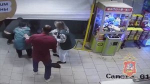 Двое грабителей, похитивших из супермаркета в Химках 19 бутылок алкоголя, задержаны полицейскими