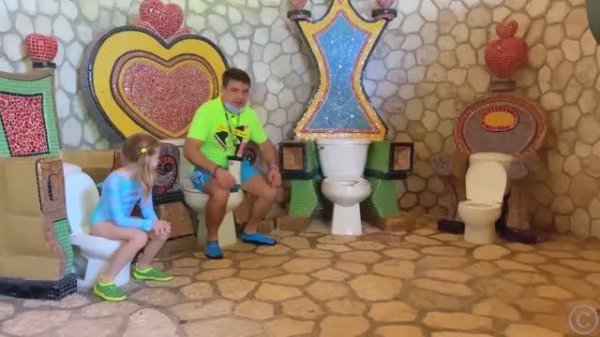 Настя и папа изучают кто такой альпака, и как заботитьс