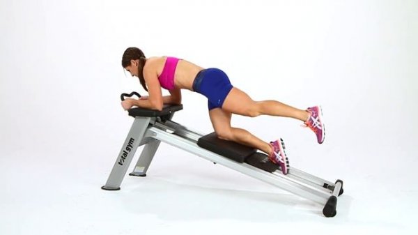 Total Gym Core Trainer Exercise_ SCRUNCH Sequence