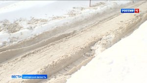 Киров с трудом выбирается из снежного плена: журналисты проехали по улицам города