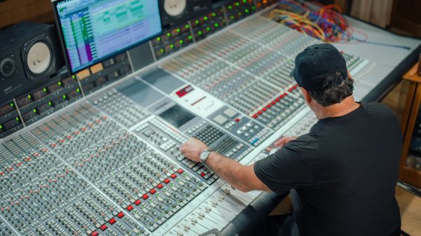 02. Background Vocals, Piano, Harmonies, Levels, Gain Staging, EQ, Vocal Comping, Panning