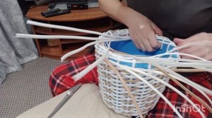 Плету кашпо из ротанга. Это очень увлекательное занятие и досуг.