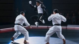 М. Джексон против каратистов