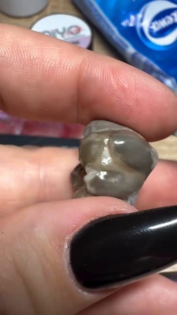 Решила покрыть глазурью свой красивый большой зуб.Какой результат получила😳 Какие предположения?🙈