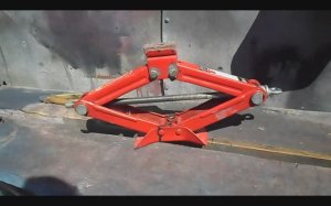 Как усовершенствовать домкрат типа ромб