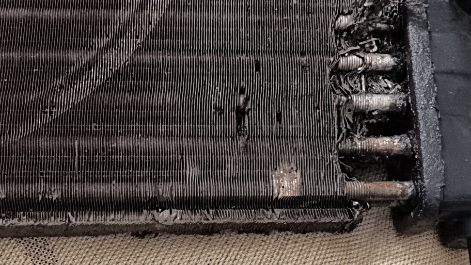 замена радиатора охлаждения на Рено Логан 1