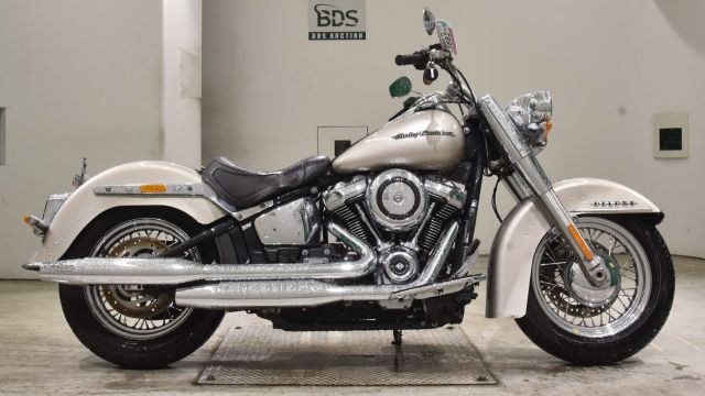 Видеообзор Harley Davidson Softail Deluxe FLDE1750 2018 смотреть онлайн